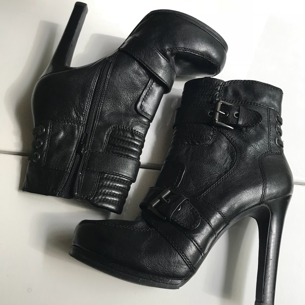 Nine West size 9 black ankle boots